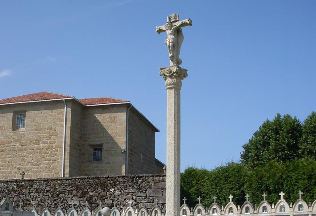 Cruceiro do Cemiterio de San Xián de Laíño - Dodro - San Xián de Laíño