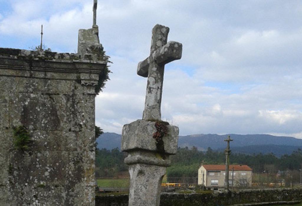 Cruceiro Nº 2 da Igrexa de Santa María de Cruces - Padrón - Santa María de Cruces