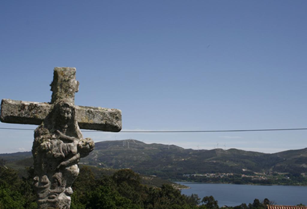 Cruceiro do Cura - Rianxo - Santa María de Leiro