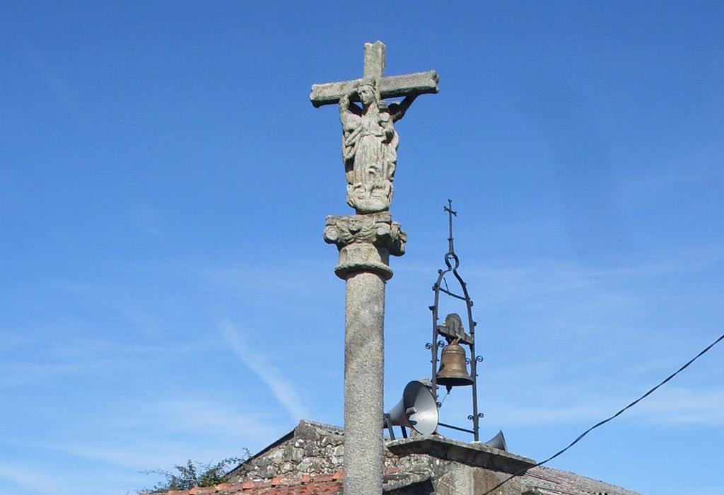 Cruceiro da Capela da Nosa Señora dos Desamparados - Valga - Santa Cristina de Campaña