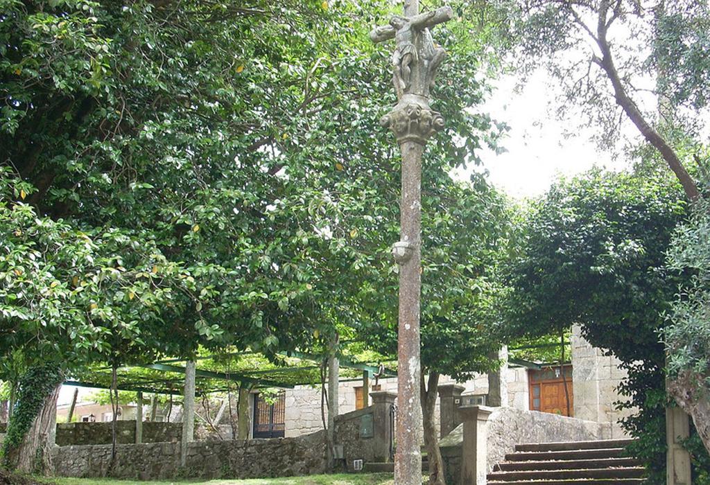 Cruceiro de Ponte Valga - Valga - San Miguel de Valga