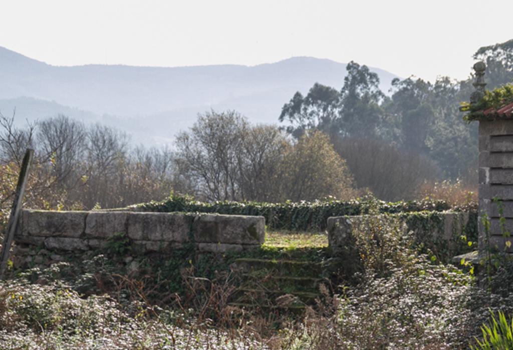 Erguedoiro da casa reitoral de Santa María de Isorna - Rianxo - Santa María de Isorna