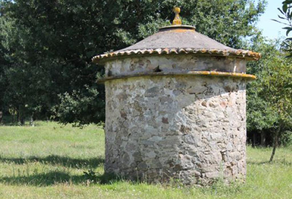 Pombal da casa reitoral de Santa María de Asados - Rianxo - Santa María de Asados