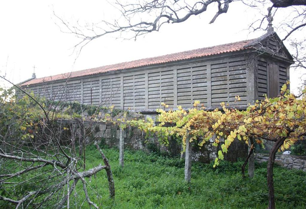 Hórreo do Pazo de Desabanda - Valga - San Miguel de Valga