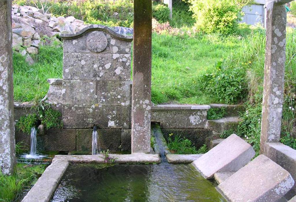 Fonte e lavadoiro de Ribadulla - Padrón - San Pedro de Carcacía