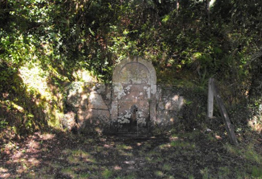 Fonte de Abuín - Rianxo - Santa María de Leiro
