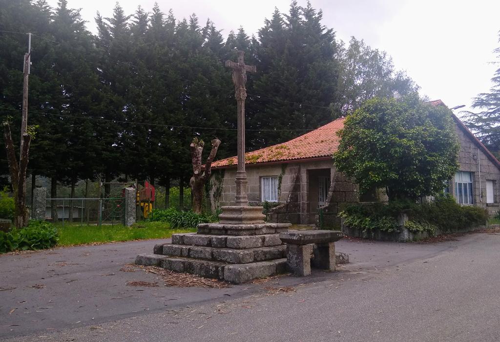 Cruceiro Nº 2 do Campo - Valga - Santa María de Xanza