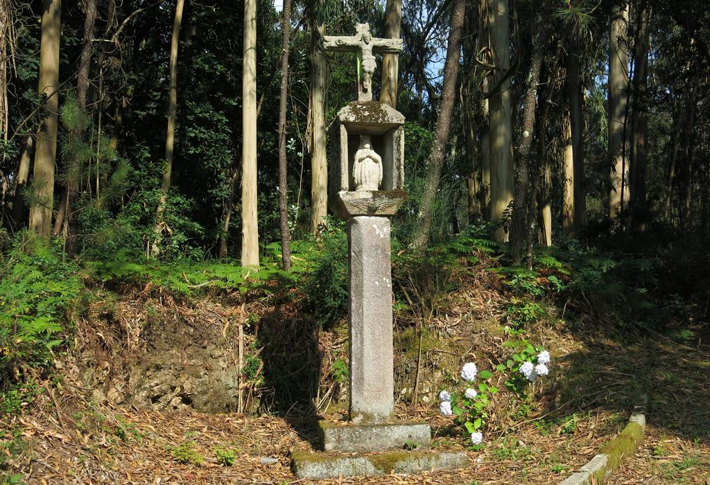 Cruceiro Vello da Vacariza - Rianxo - Santa María de Isorna