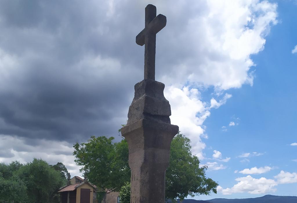 Cruceiro da Casa da Meixida - Padrón - Santa María de Cruces