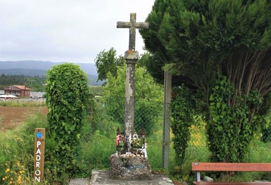 Cruceiro de Angueira de Suso - Padrón - Santa María de Cruces