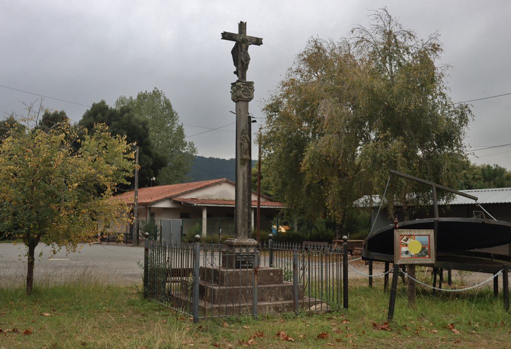 Cruceiro de Pousada - Padrón - San Pedro de Carcacía