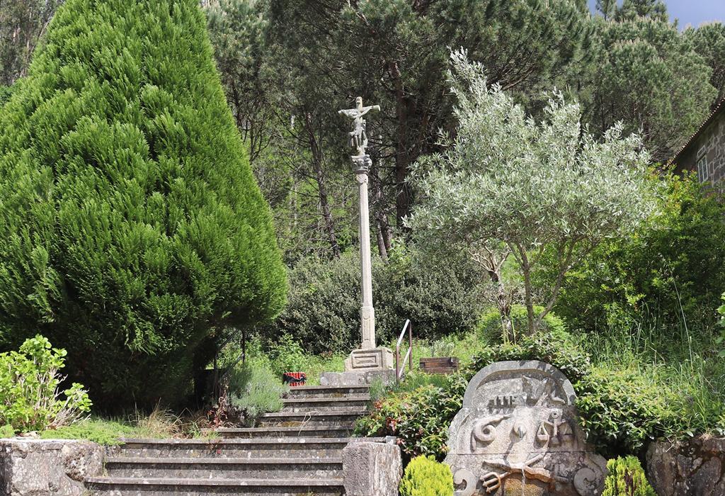 Cruceiro de San Miguel de Valga - Valga - San Miguel de Valga
