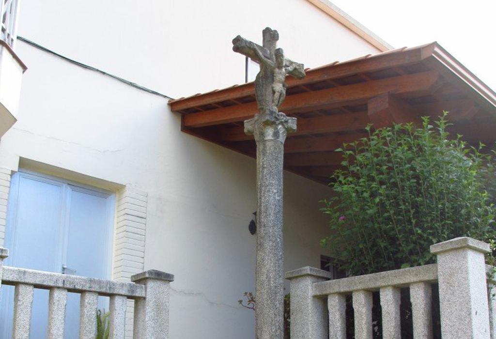 Cruceiro do rego de Chenlo - Rianxo - San Salvador de Taragoña