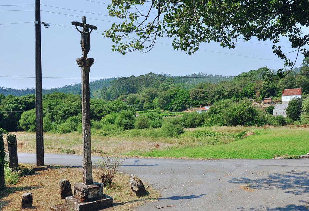 Cruceiro dos Rivela - Rianxo - Santa María de Isorna