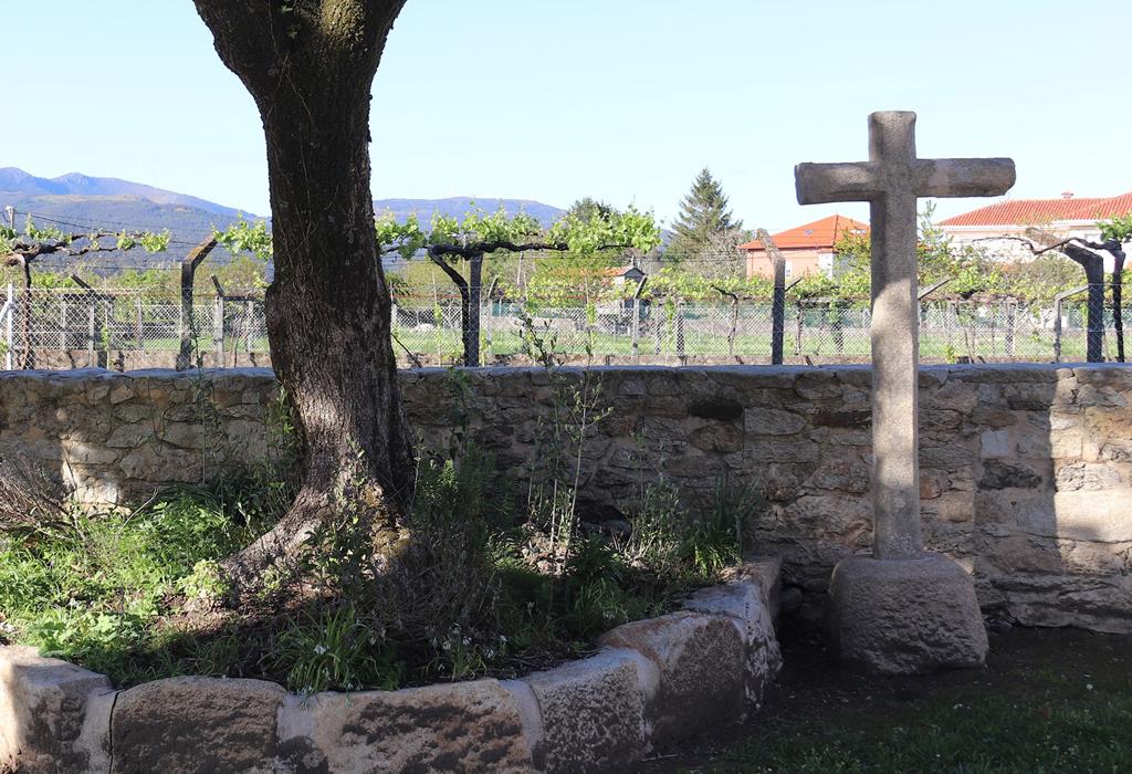 Cruz Nº 2 da Igrexa de Santa María de Asados - Rianxo - Santa María de Asados