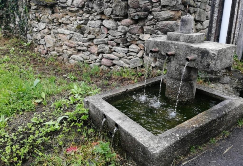 Fonte Nº 2 de Carracido - Valga - Santa Comba de Cordeiro