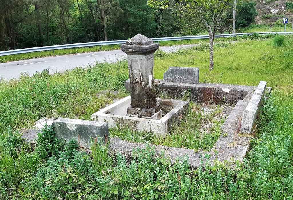 Fonte de Celestino Carbia - Valga - Santa Comba de Cordeiro