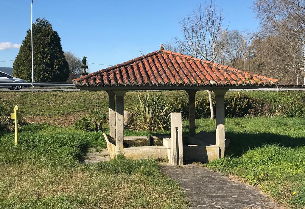 Fonte e lavadoiro Nº 2 do Forno - Valga - Santa Comba de Cordeiro