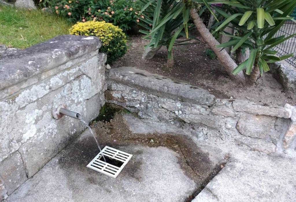 Fonte e lavadoiro da Vacariza - Rianxo - Santa María de Isorna
