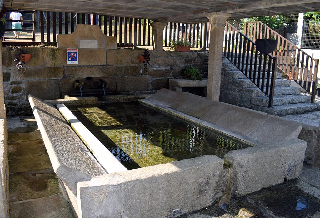 Fonte e lavadoiro de Cerneira - Valga - San Salvador de Setecoros