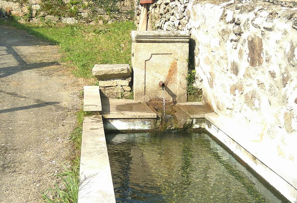 Fonte e lavadoiro de Fachán - Rianxo - San Salvador de Taragoña