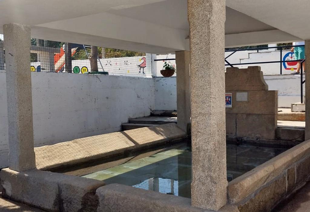 Fonte e lavadoiro de Laxes - Valga - Santa Comba de Cordeiro