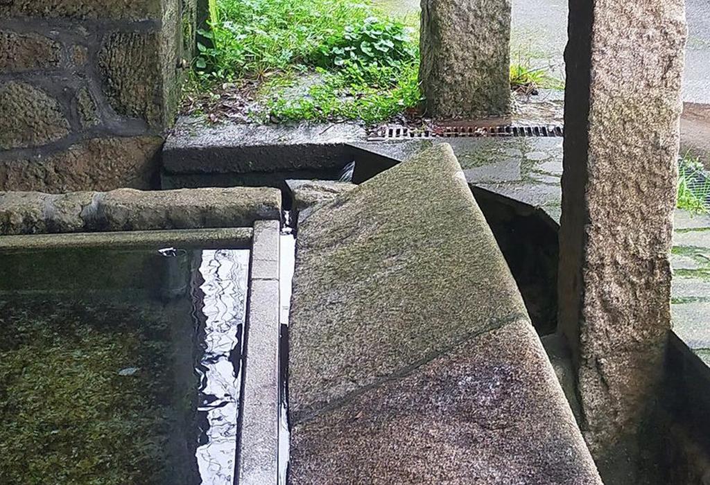 Fonte e lavadoiro de Vilar - Valga - Santa Comba de Cordeiro