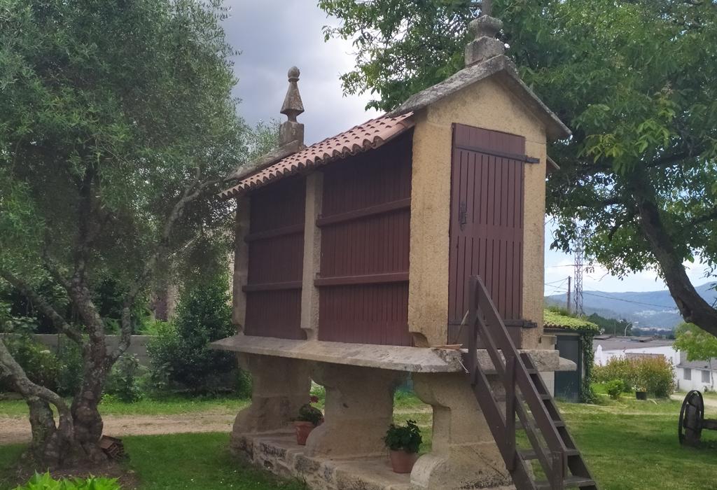 Hórreo Nº 1 da Casa da Meixida - Padrón - Santa María de Cruces