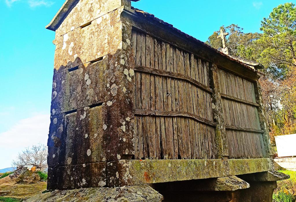 Hórreo Nº 1 da Casa dos de Morales - Catoira - San Pedro de Dimo