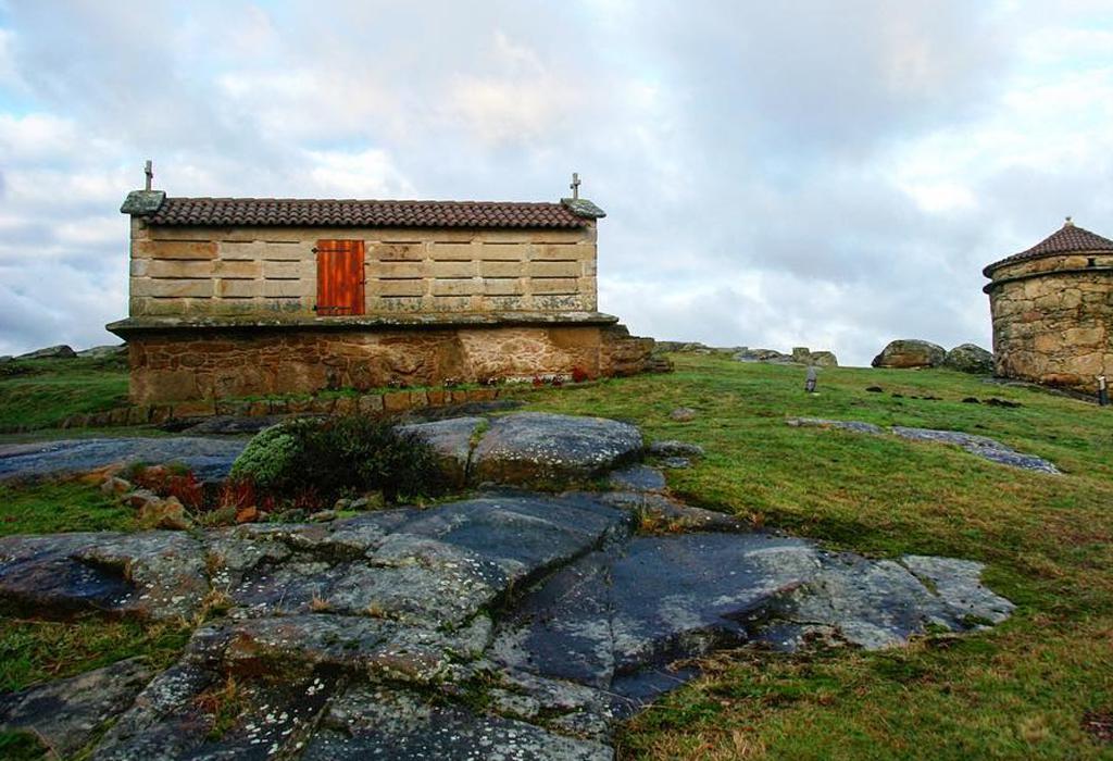 Hórreo da Casa da Barreira - Catoira - San Mamede de Abalo