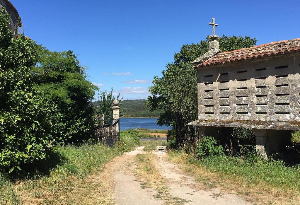 Hórreo da Vacariza - Rianxo - Santa María de Isorna