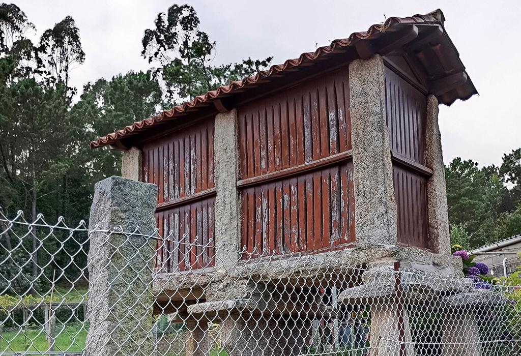 Hórreo da Vacariza - Rianxo - Santa María de Isorna