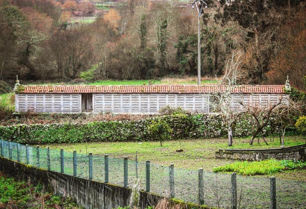 Hórreo da casa reitoral de Santa María de Isorna - Rianxo - Santa María de Isorna