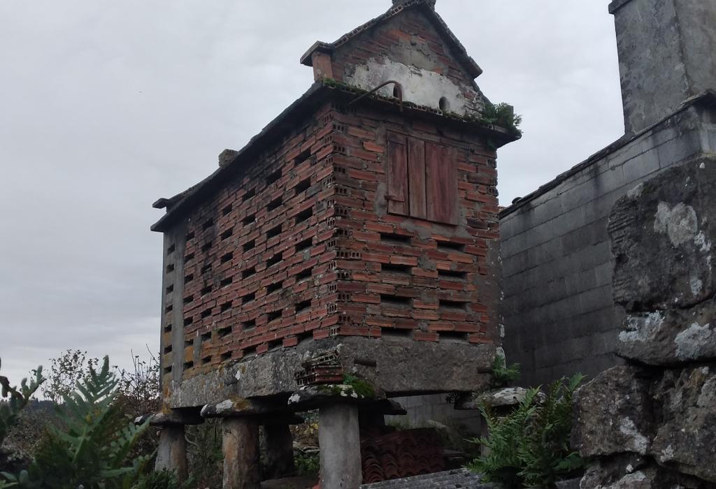 Hórreo das Lombas - Catoira - San Miguel de Catoira
