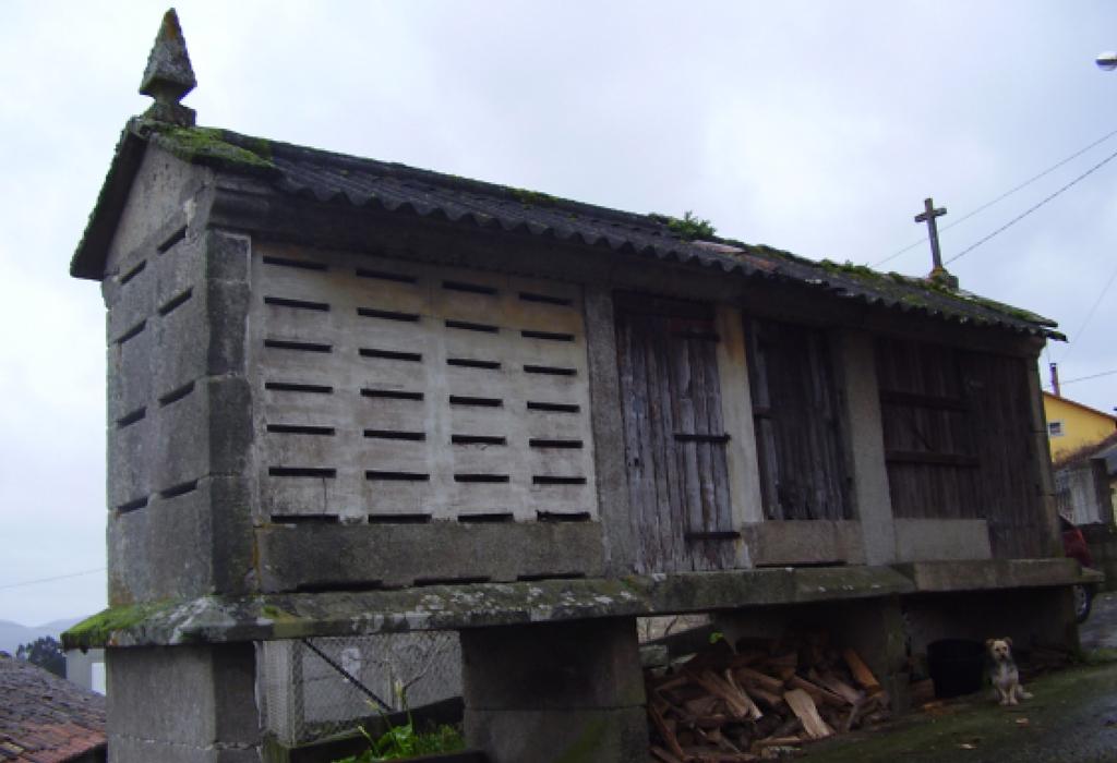 Hórreo de Bexo - Dodro - San Xoán de Laíño