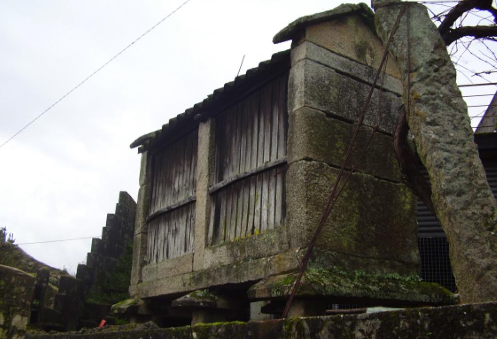 Hórreo de Bexo - Dodro - San Xoán de Laíño