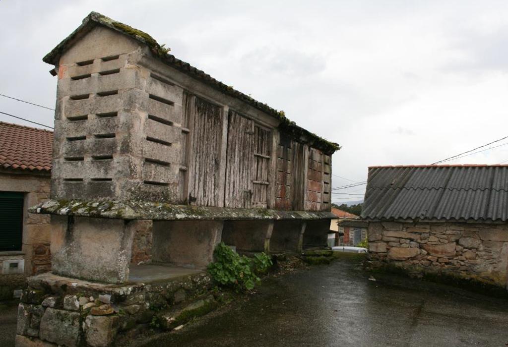Hórreo de Brión - Rianxo - Santa María de Leiro