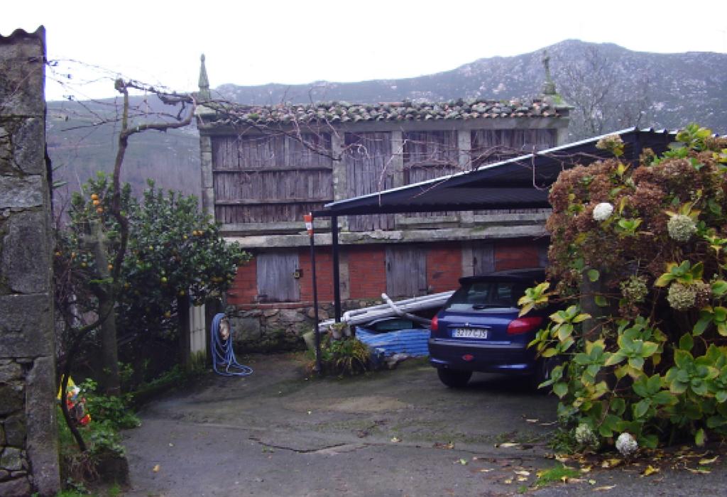 Hórreo de Bustelo - Dodro - San Xoán de Laíño