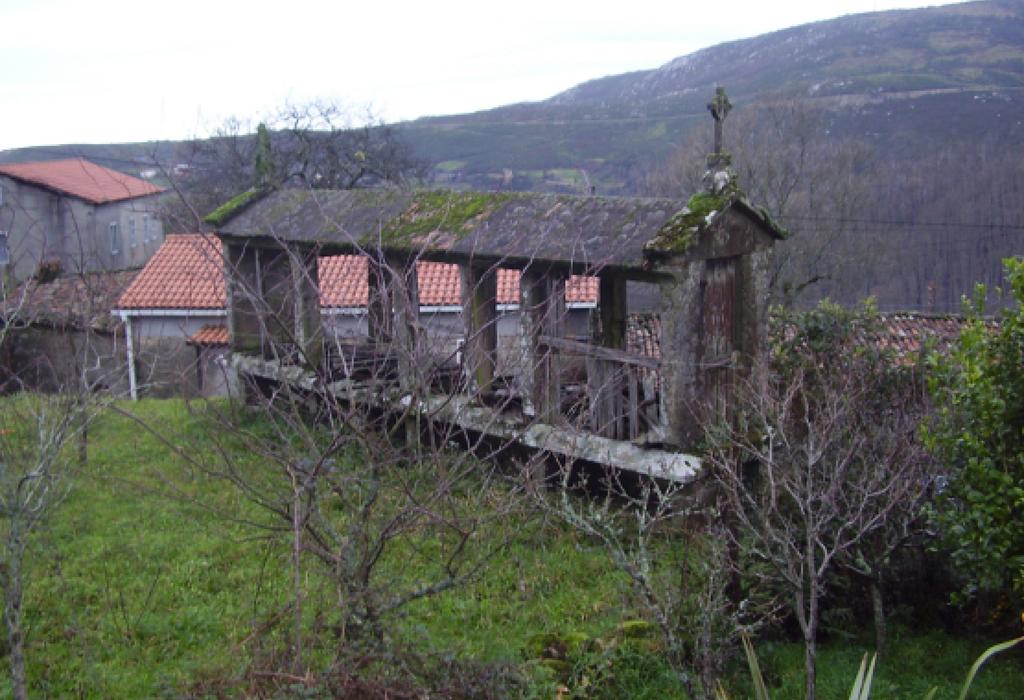 Hórreo de Bustelo - Dodro - San Xoán de Laíño