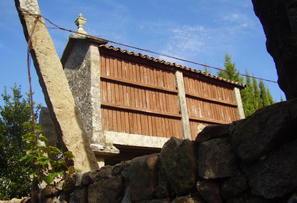 Hórreo de Dodriño - Dodro - Santa María de Dodro