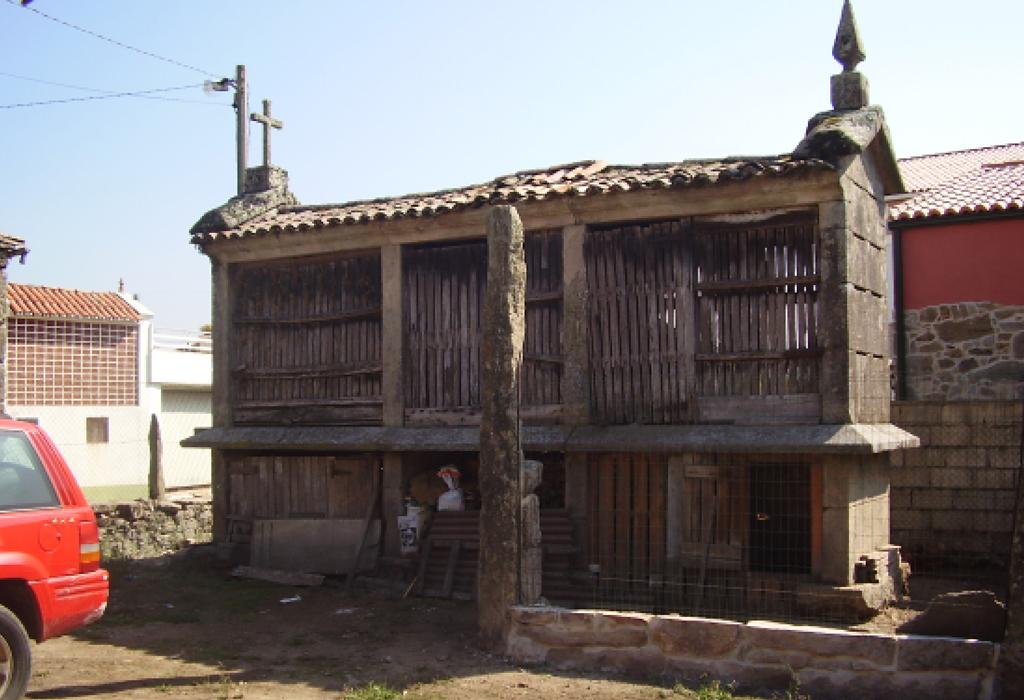 Hórreo de Lestrobe - Dodro - Santa María de Dodro