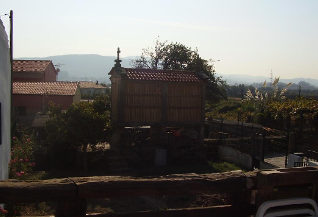 Hórreo de Lestrobe - Dodro - Santa María de Dodro