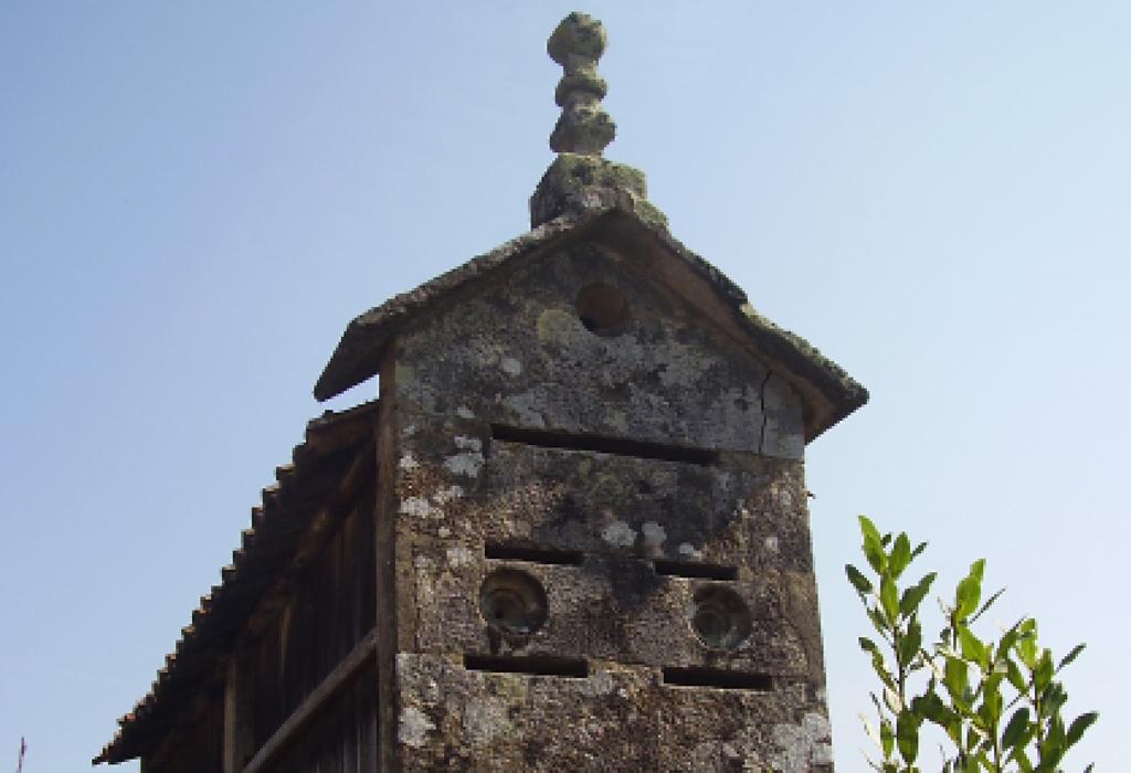 Hórreo de Lestrobe - Dodro - Santa María de Dodro