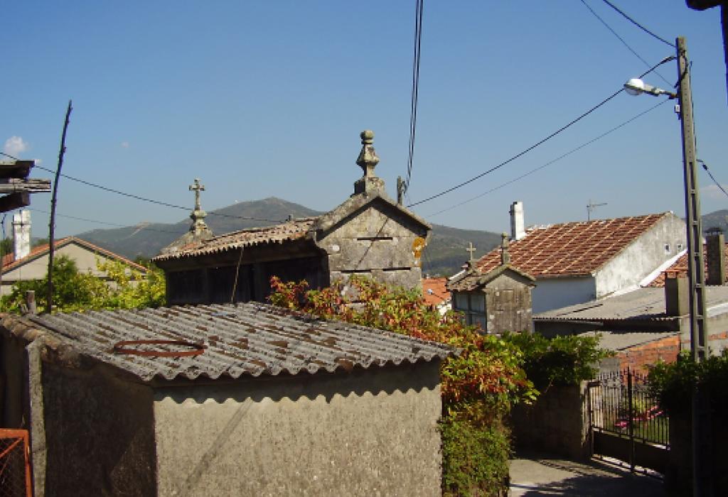 Hórreo de Lestrobe - Dodro - Santa María de Dodro