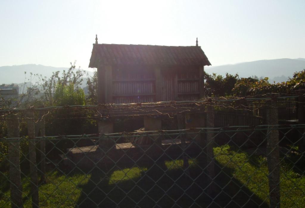 Hórreo de Lestrobe - Dodro - Santa María de Dodro