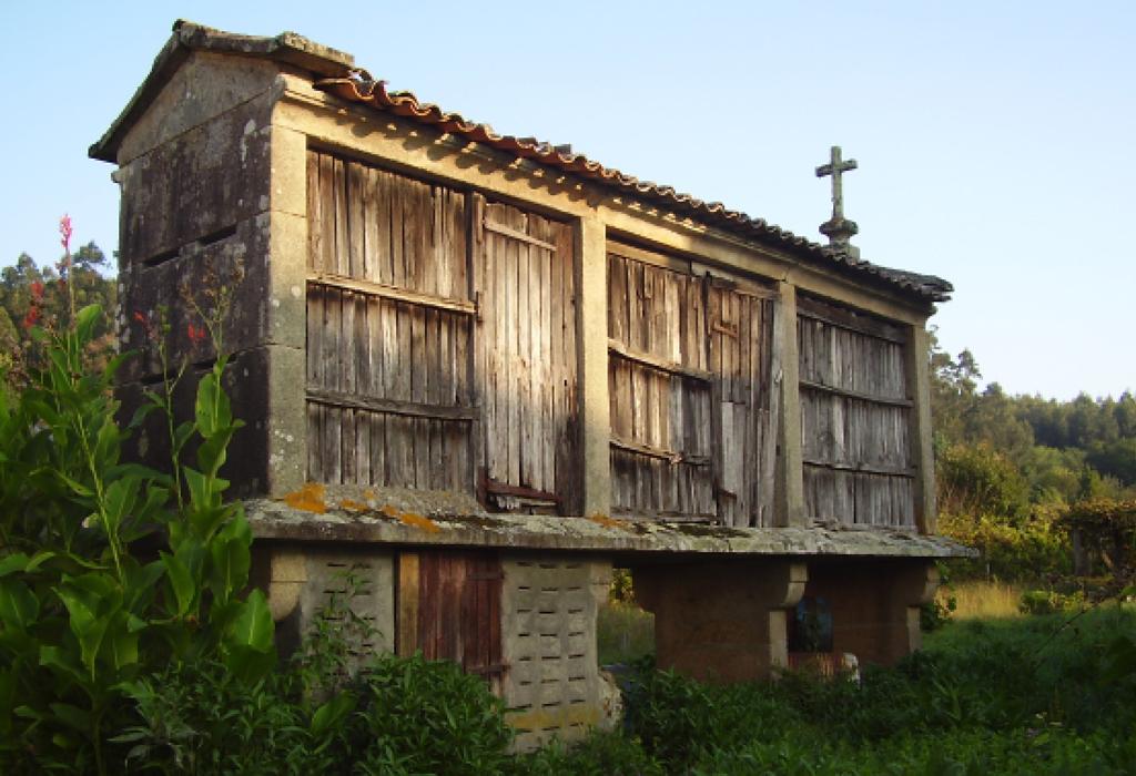 Hórreo de Lestrobe - Dodro - Santa María de Dodro