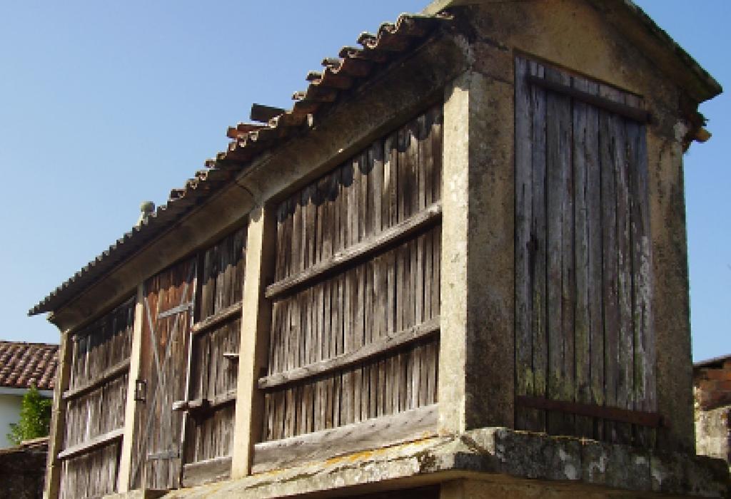 Hórreo de Lestrobe - Dodro - Santa María de Dodro