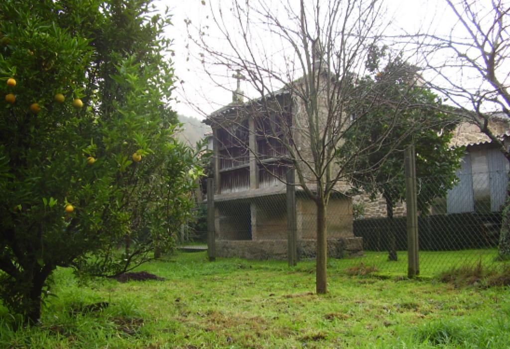 Hórreo de Manselle - Dodro - San Xián de Laíño