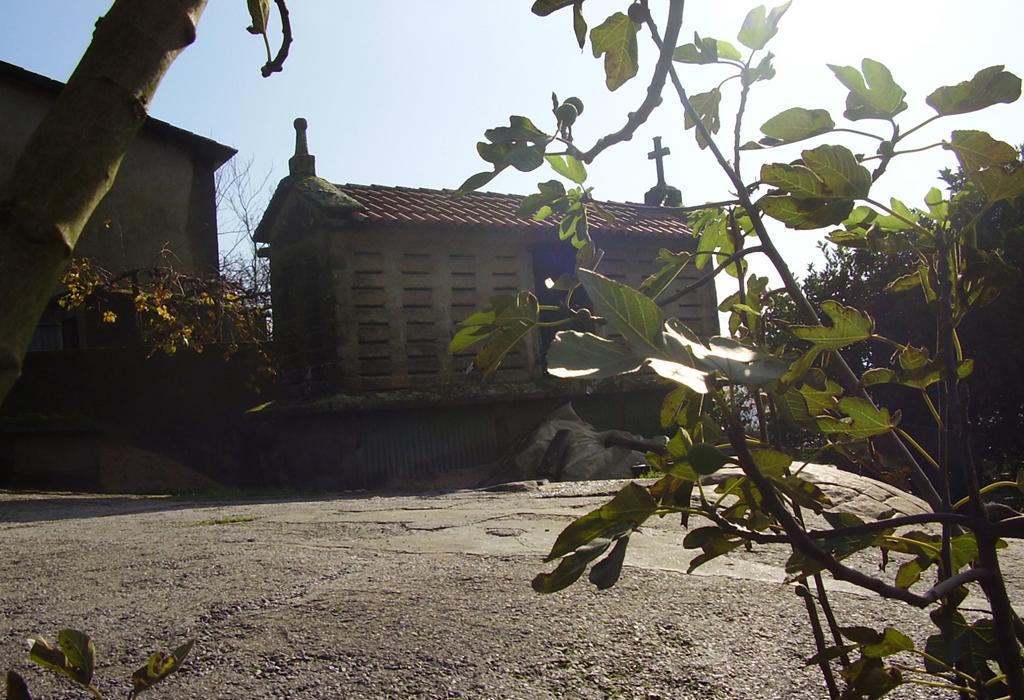 Hórreo de Manselle - Dodro - San Xián de Laíño