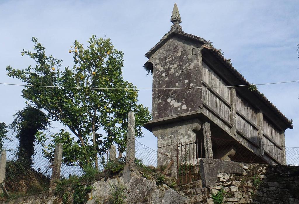Hórreo de Manselle - Dodro - San Xián de Laíño